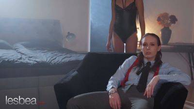 Gina Snow dominates Mia Trejsi with her massive natural tits & strapon in hot lesbian sex - sexu.com